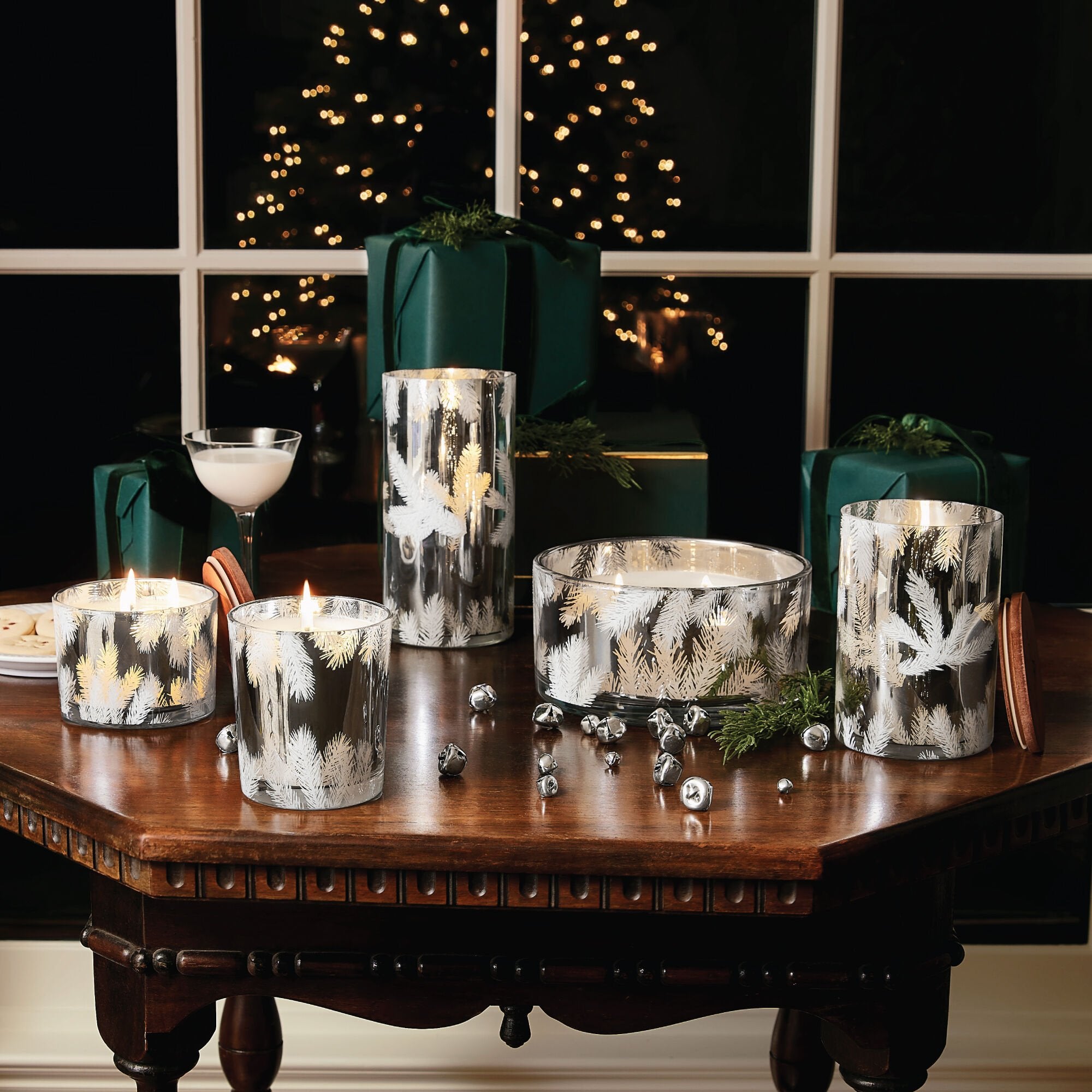 thymes-holiday-2024-statement-13-web-alt-3.jpg